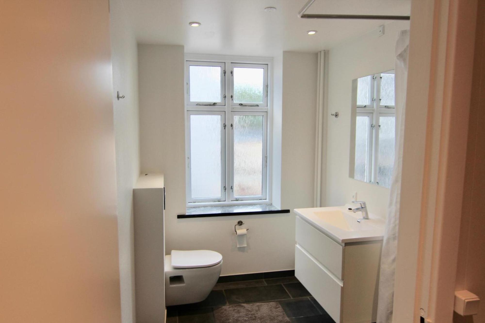 2-bed In One Of Locations Apartment *
